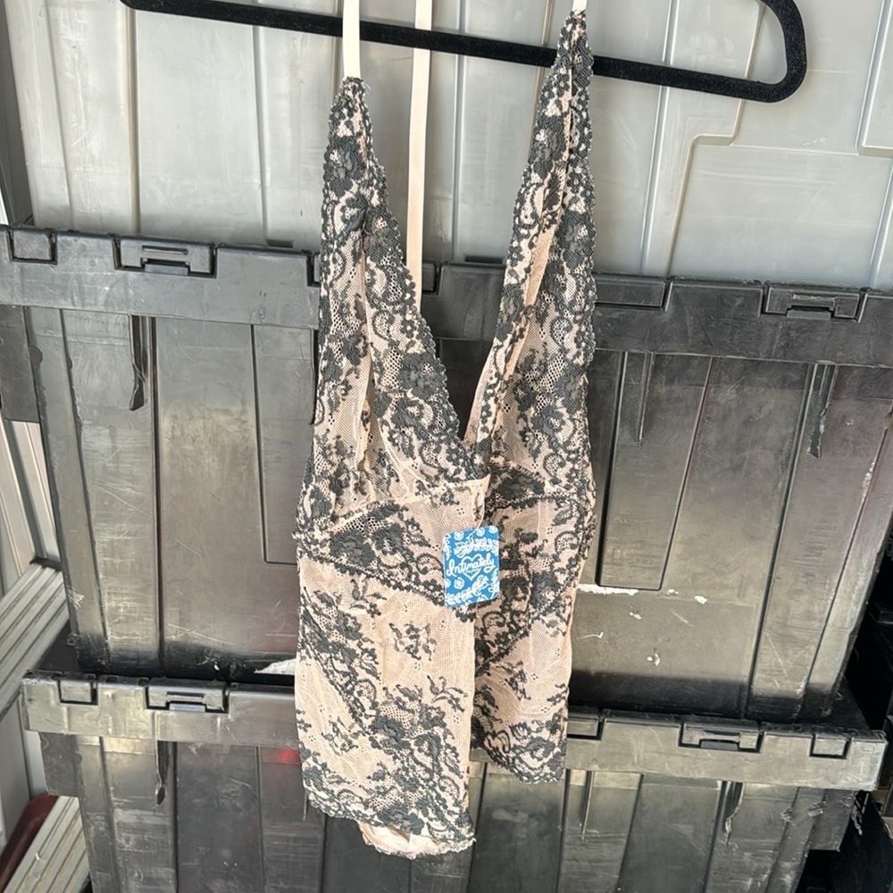Free people too cute to handle bodysuit - Picture 5 of 6